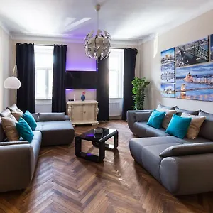 Center,the Rumbach Apartment